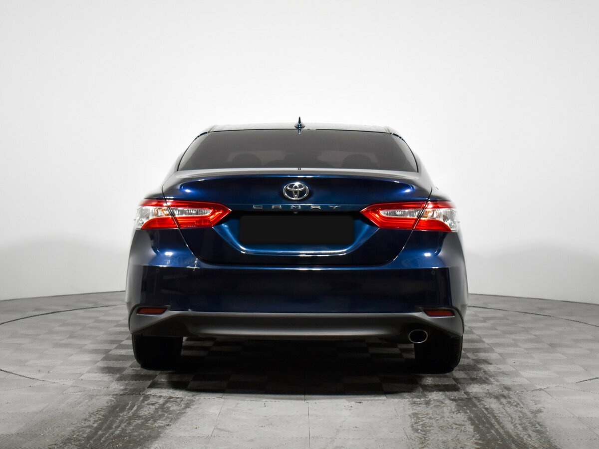 Toyota Camry 2018 года с пробегом. Фото: #4