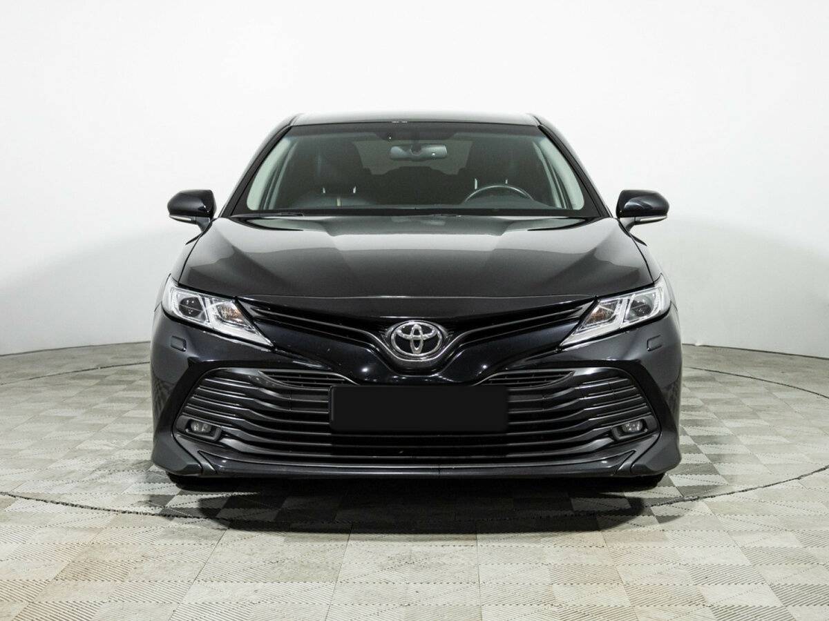 Toyota Camry 2018 года с пробегом. Фото: #1
