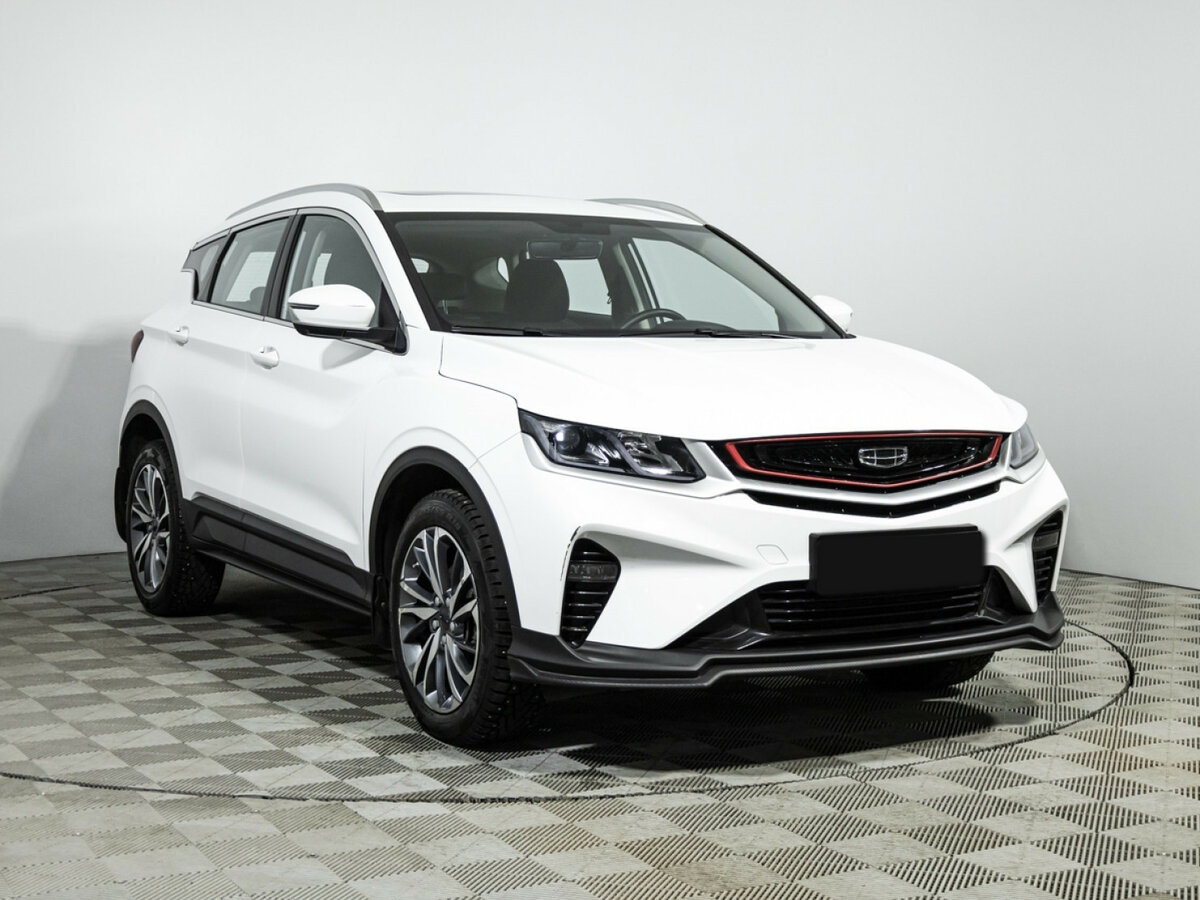 Geely Coolray 2023 года с пробегом. Фото: #2