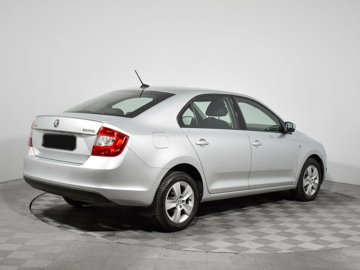 Б/У Шкода Рапид 2017 года. Фото: #4