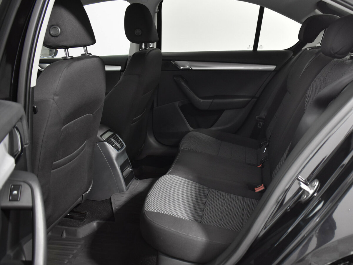 Б/У Шкода Октавия 2014 года. Фото: #11