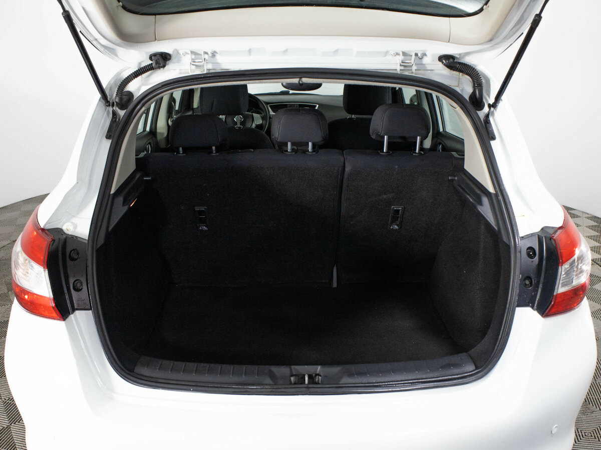 Б/У Ниссан Тиида 2015 года. Фото: #6