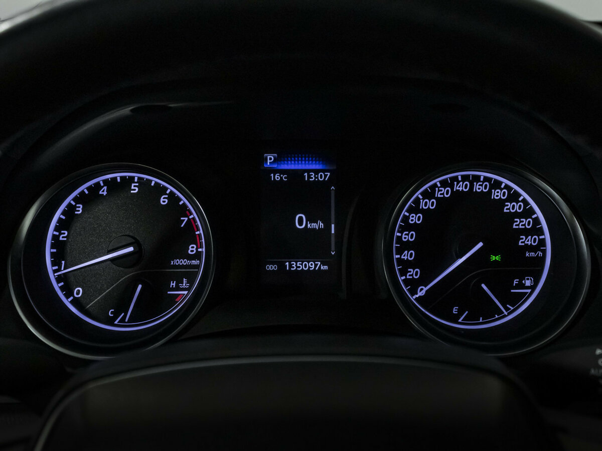 Toyota Camry 2021 года с пробегом. Фото: #10