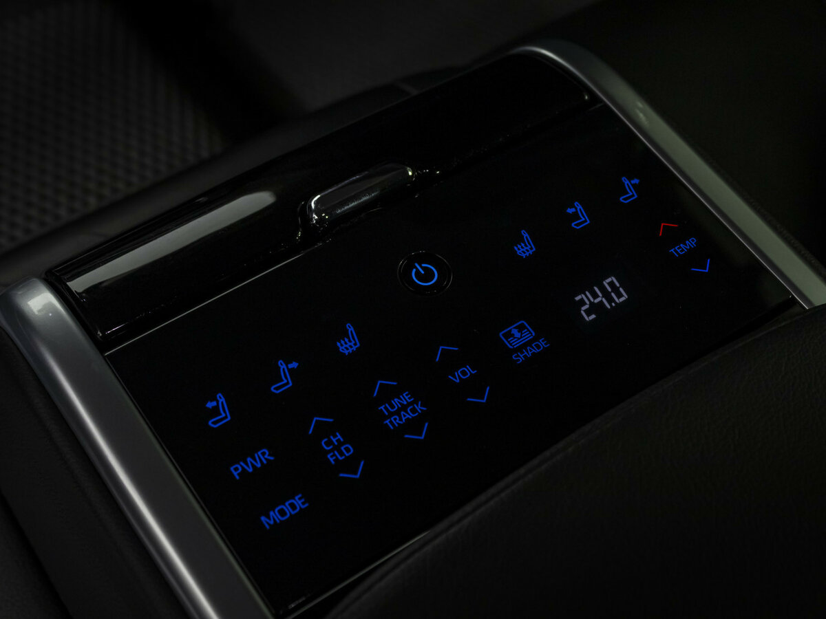 Toyota Camry 2018 года с пробегом. Фото: #16