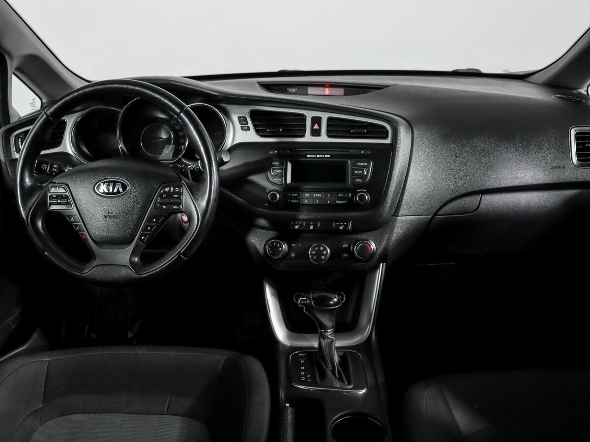 Б/У Киа Сид 2015 года. Фото: #9