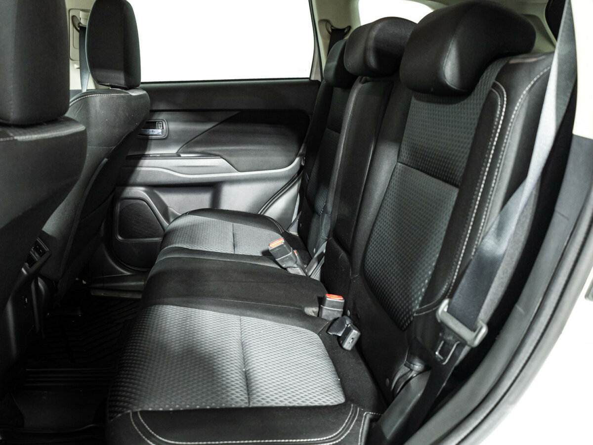 Mitsubishi Outlander 2018 года с пробегом. Фото: #7