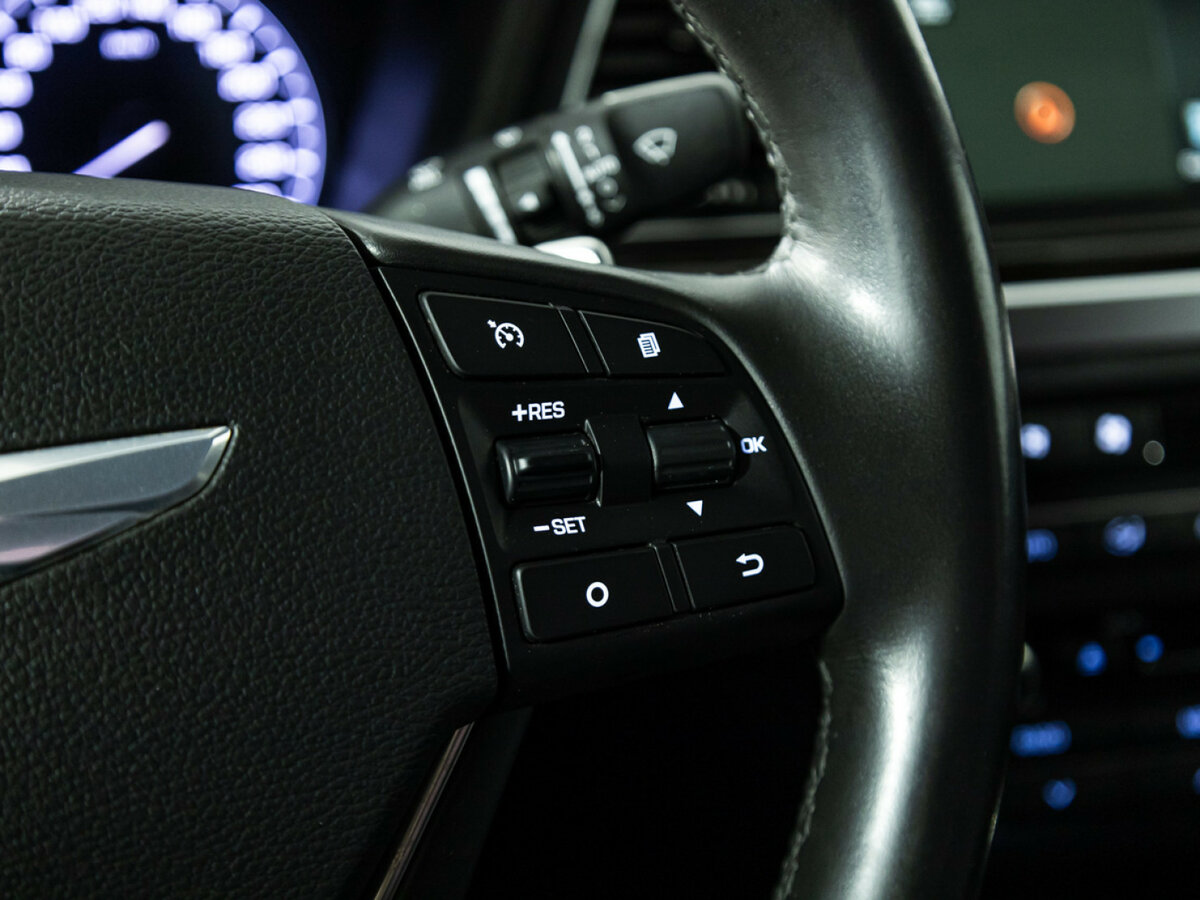 Hyundai Genesis 2015 года с пробегом. Фото: #14