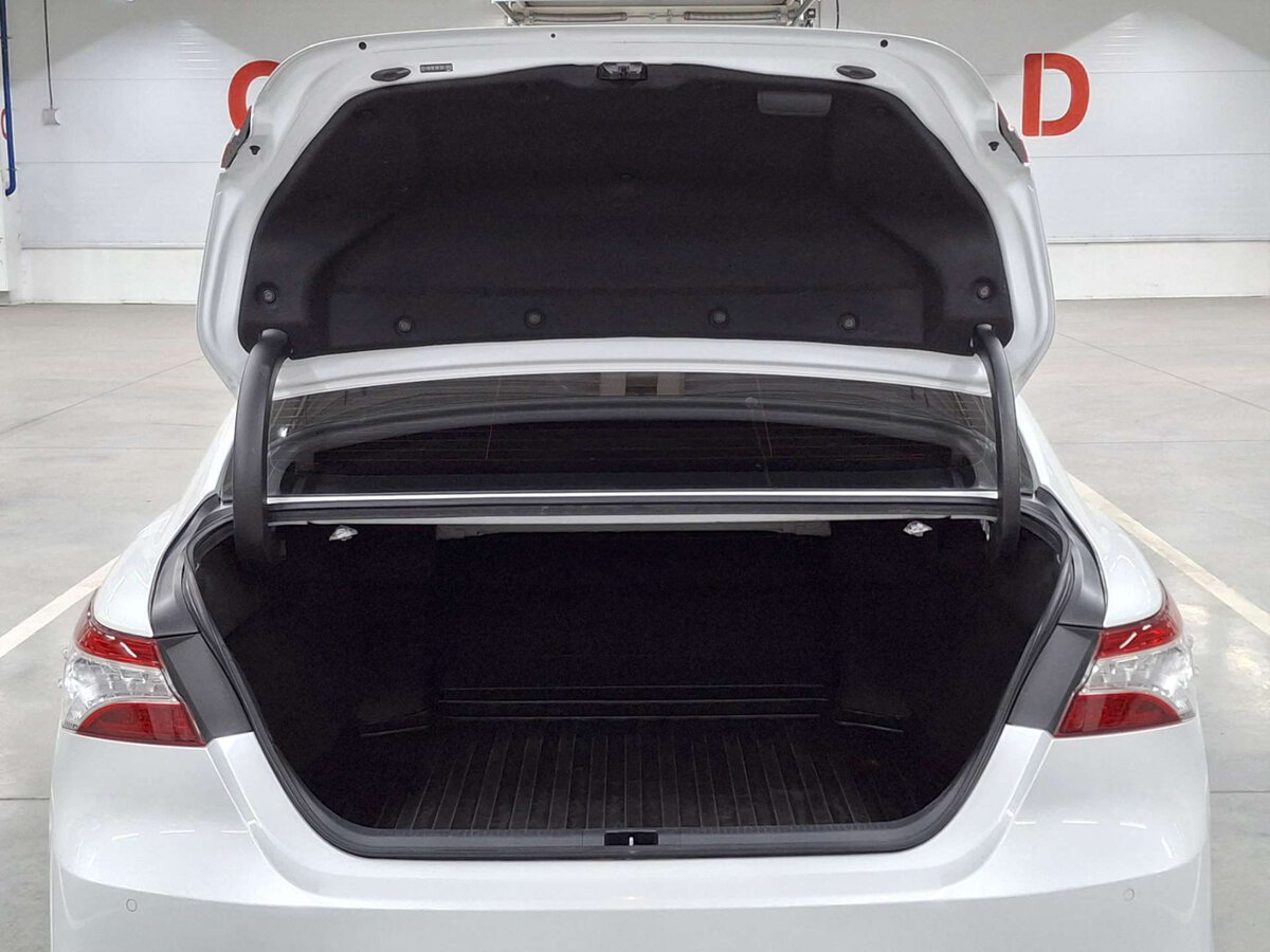 Toyota Camry 2020 года с пробегом. Фото: #9