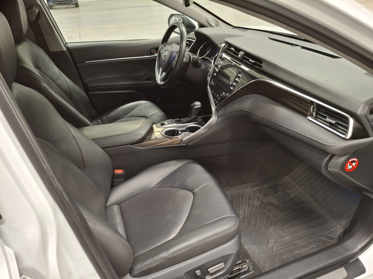 Toyota Camry 2020 года с пробегом. Фото: #10