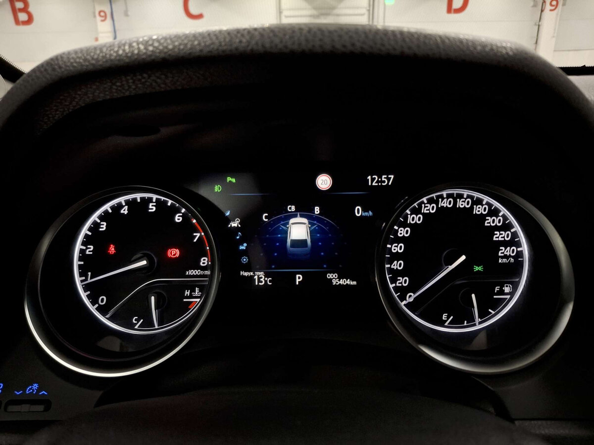 Toyota Camry 2020 года с пробегом. Фото: #12