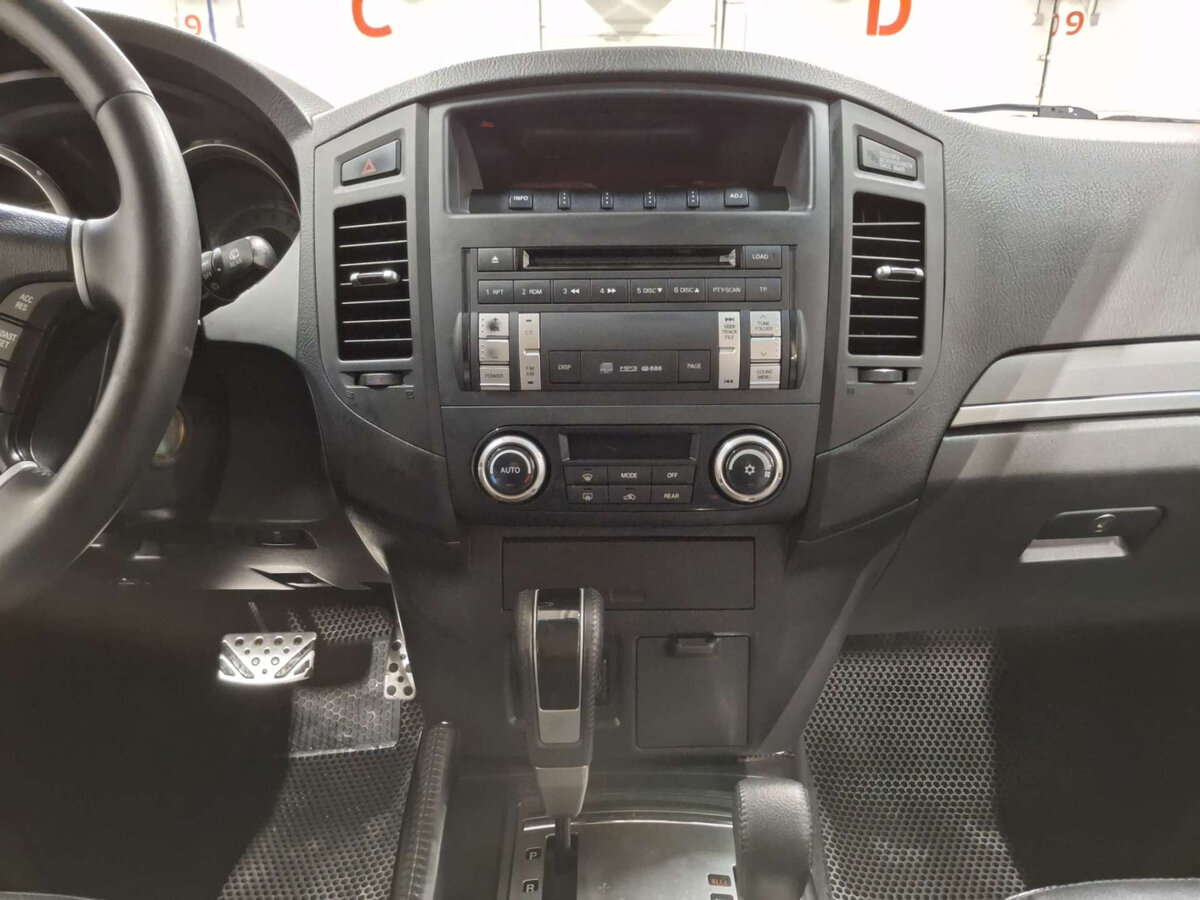 Mitsubishi Pajero 2012 года с пробегом. Фото: #14