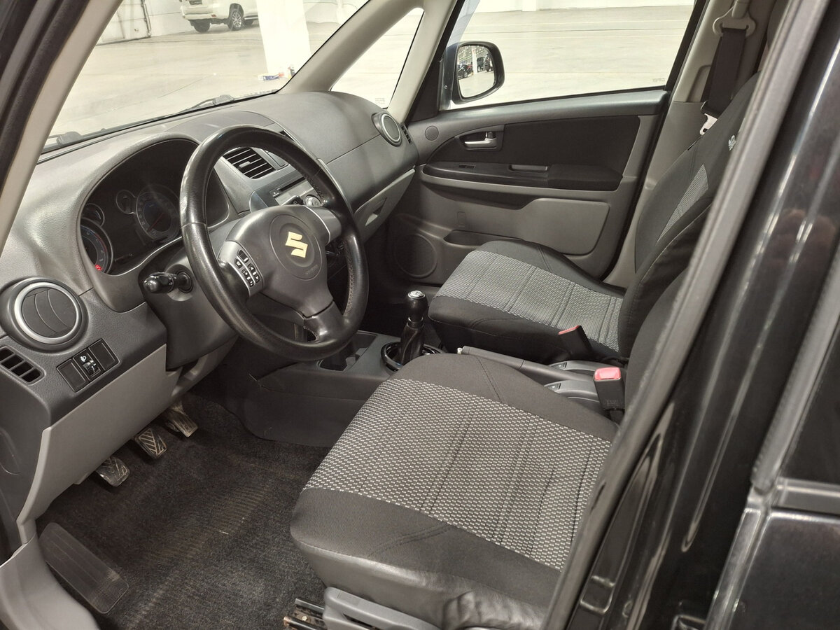 Б/У Сузуки С-Икс4 2012 года. Фото: #15