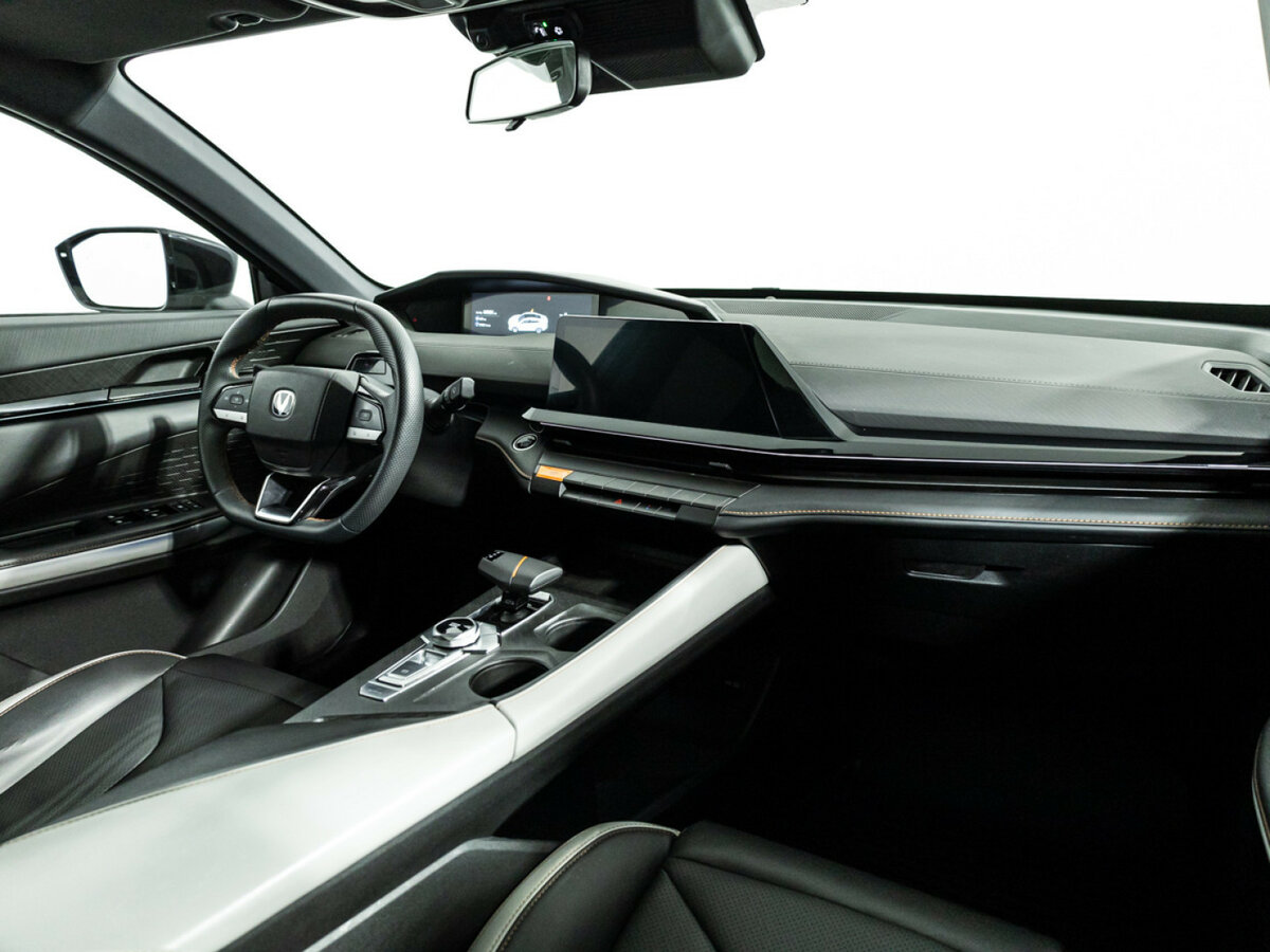 Changan UNI-V 2024 года с пробегом. Фото: #8