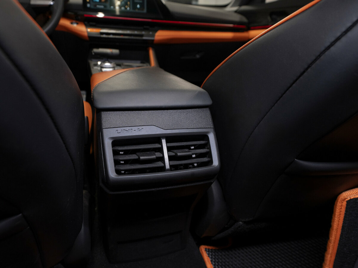 Changan UNI-V 2023 года с пробегом. Фото: #13