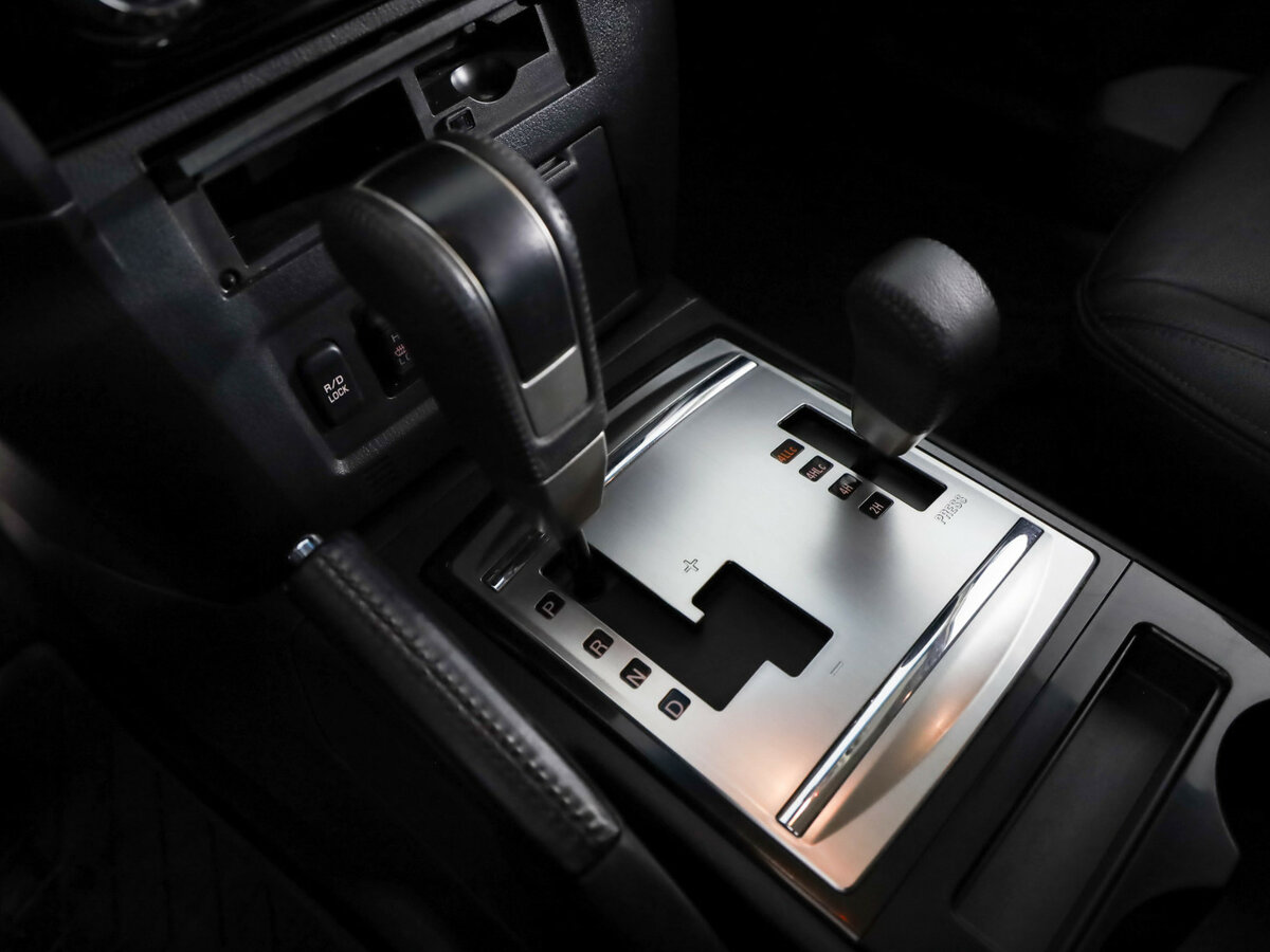 Mitsubishi Pajero 2015 года с пробегом. Фото: #11