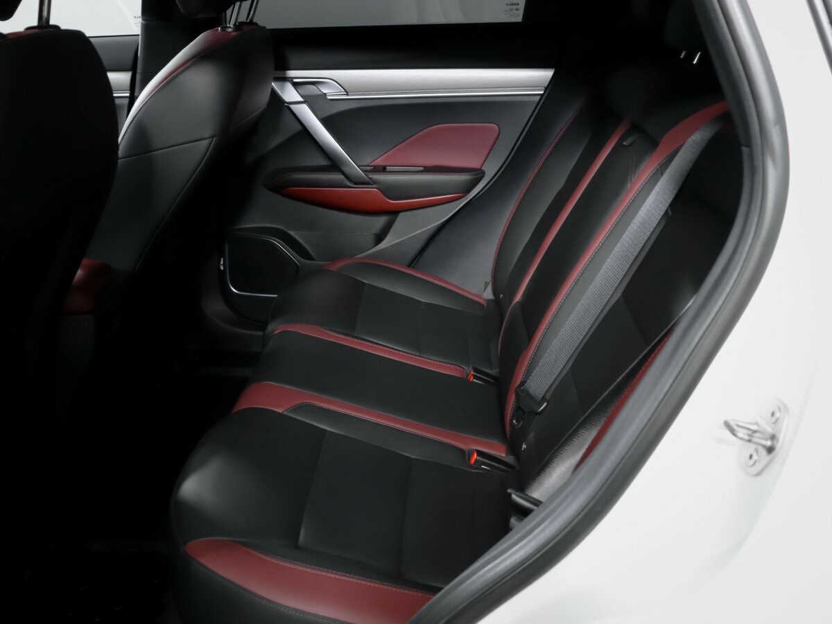 Geely Coolray 2023 года с пробегом. Фото: #9